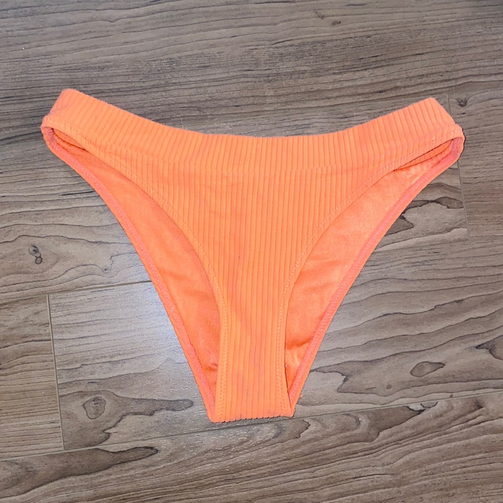 Triangl bikini bottom size small